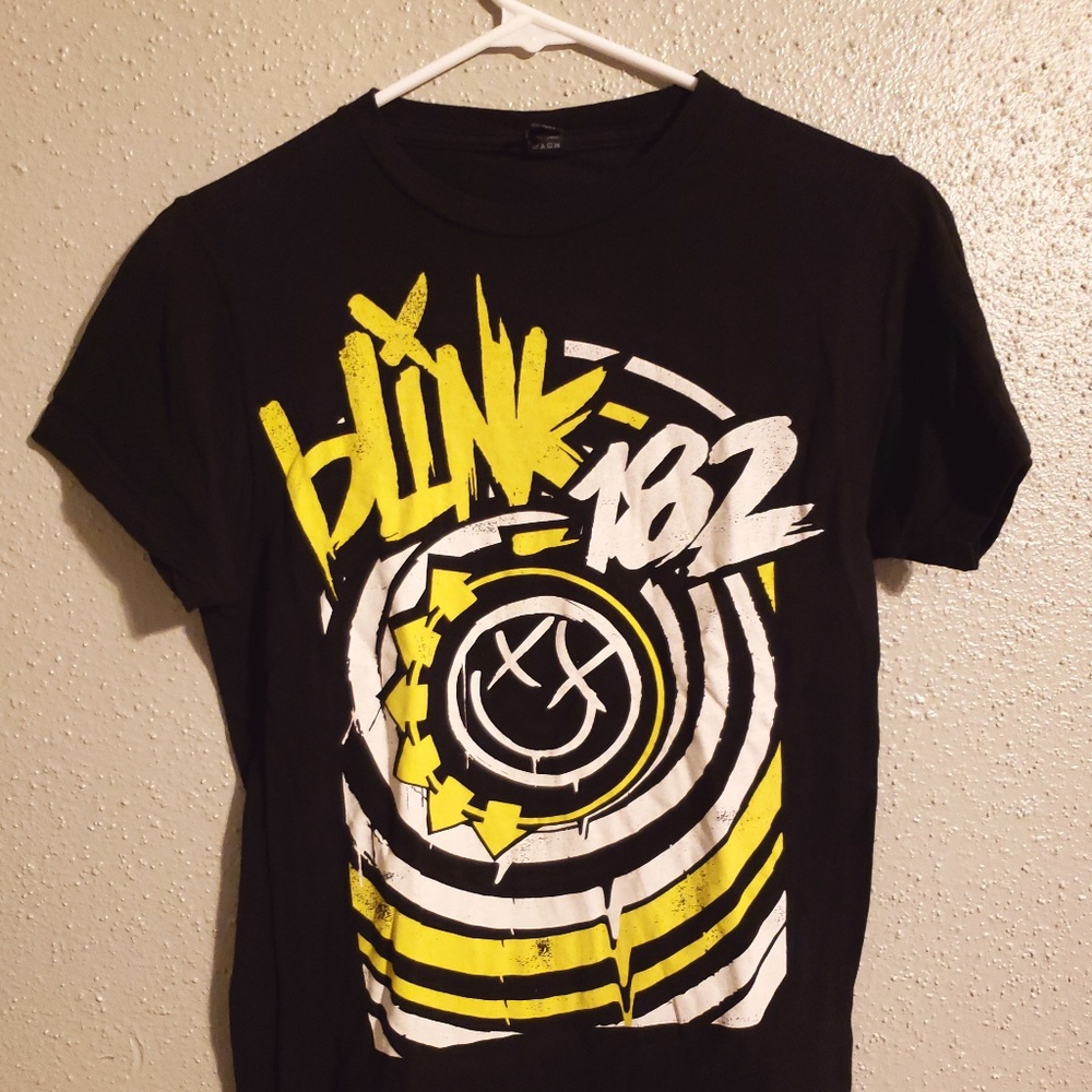 Blink 182 band graphic tee